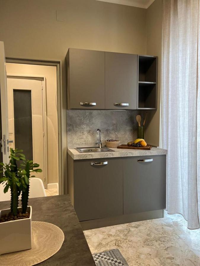 Visconti 90 Apartment Bari Bagian luar foto