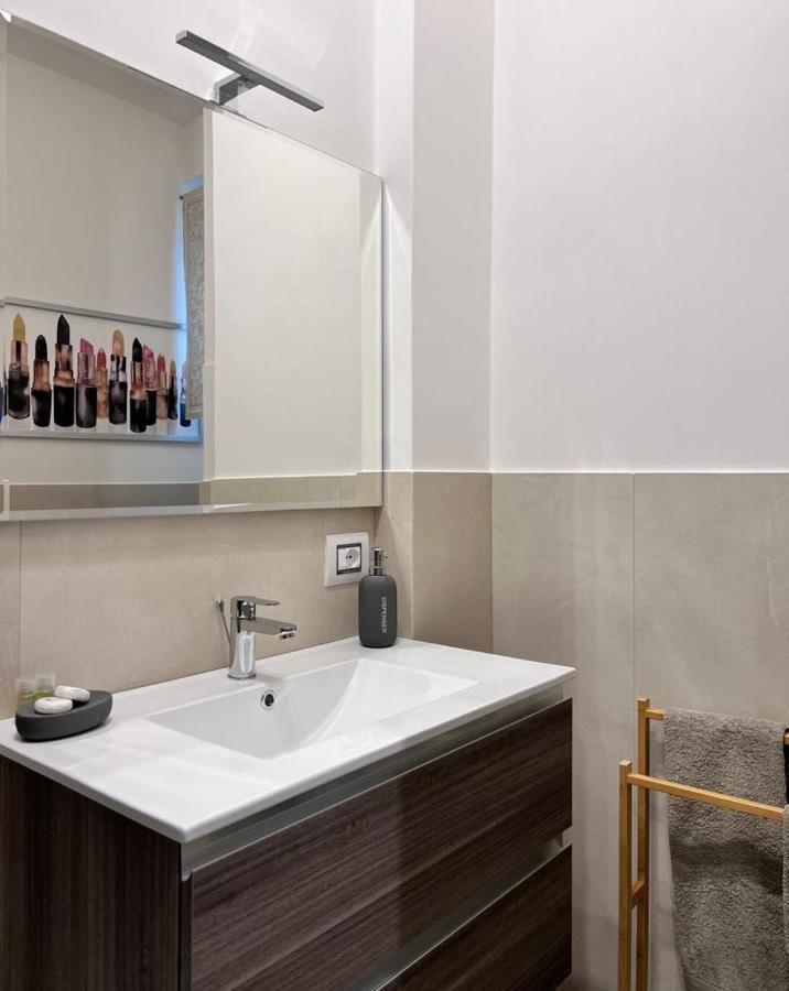 Visconti 90 Apartment Bari Bagian luar foto