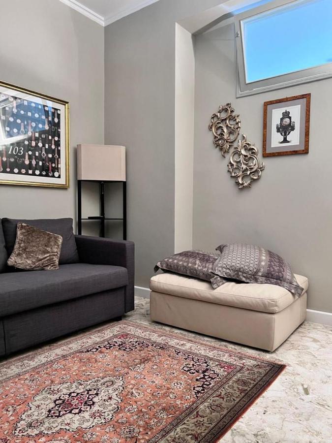 Visconti 90 Apartment Bari Bagian luar foto
