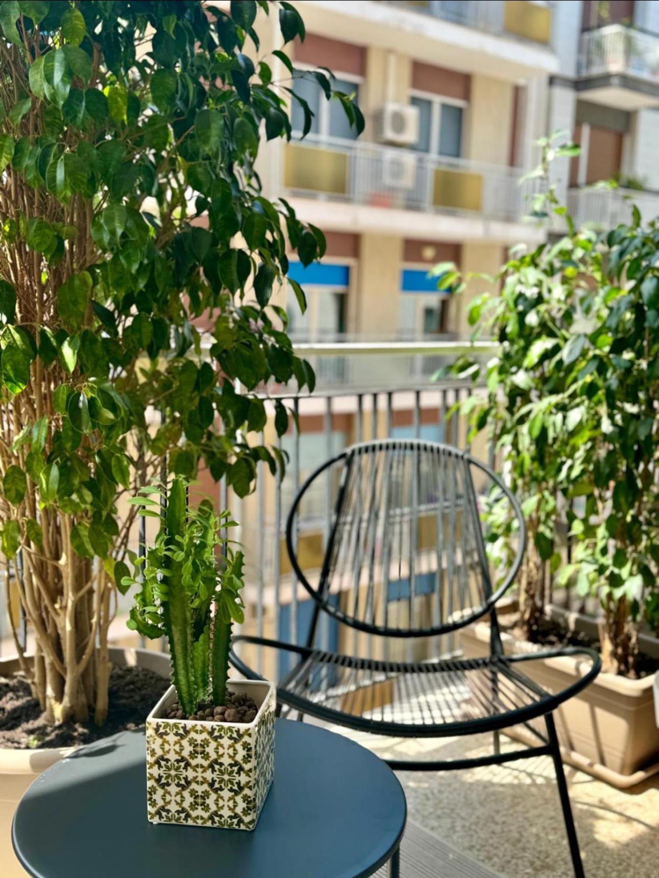 Visconti 90 Apartment Bari Bagian luar foto